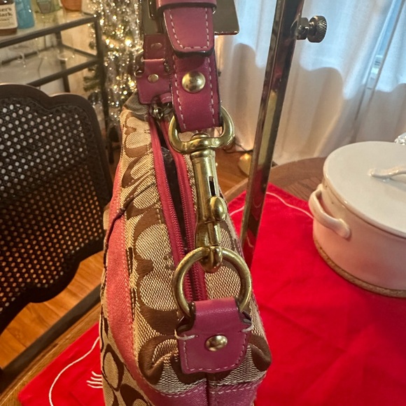 Coach Pochette Japan Exclusive Floral Appliqué bag - Picture 3 of 8